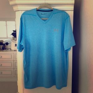 SOLD!!!!  NWOT Under Armour V Neck Tee Size XL
